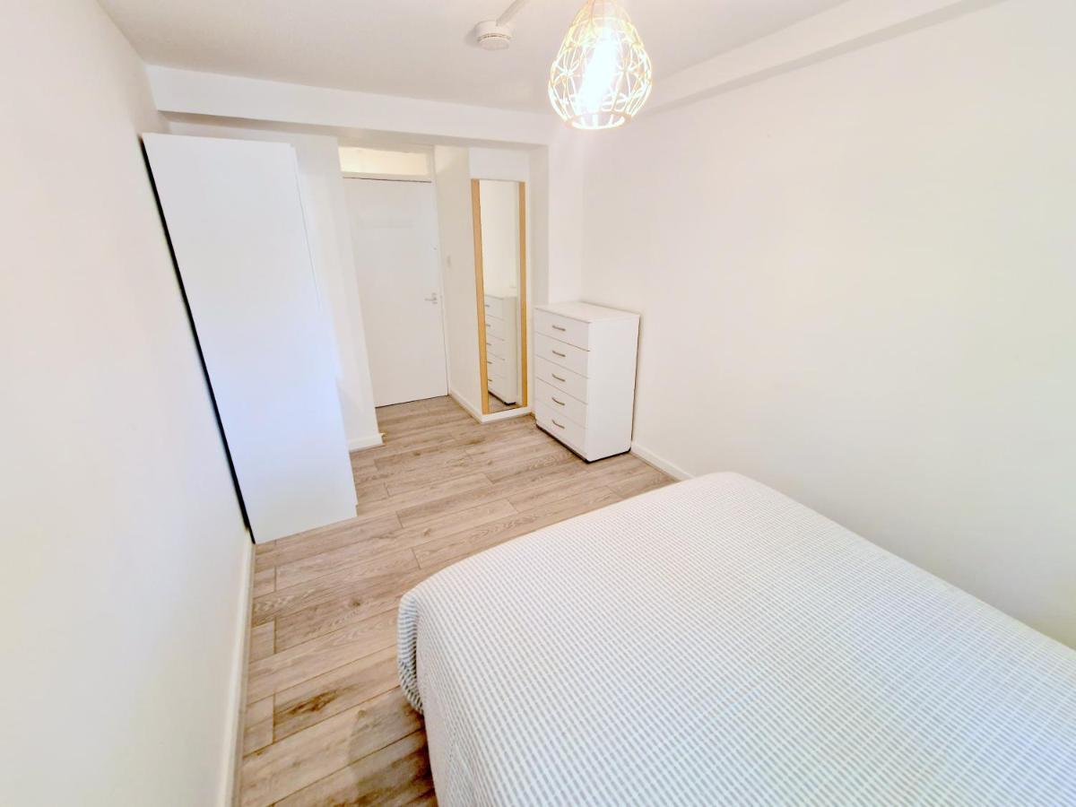 Flat In Battersea, 5 Minutes From Clapham Junction Station Apartment Лондон Екстериор снимка